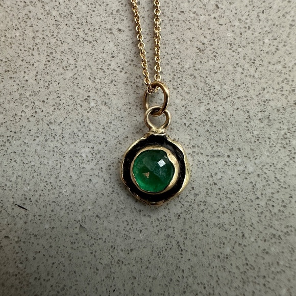 Pyrrah Emerald 14k gold necklace - Picture 2 of 3